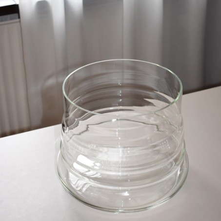 Curvy glass object
